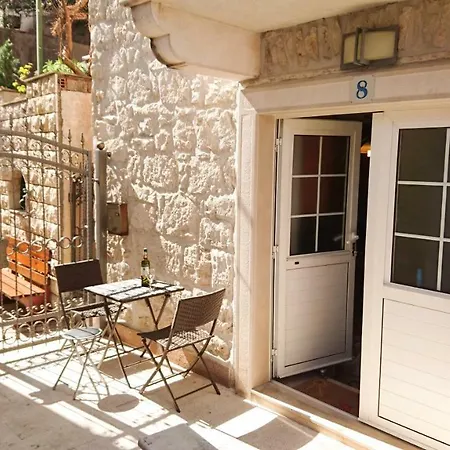 Ivana Apartman *