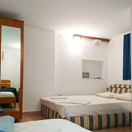 Ivana Apartman *